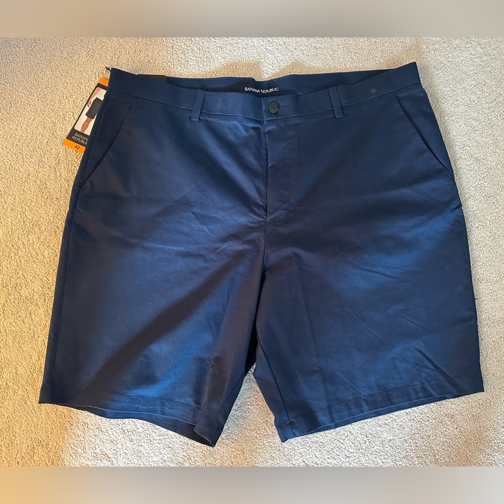 NWT Men’s Banana Republic Shorts - size 42